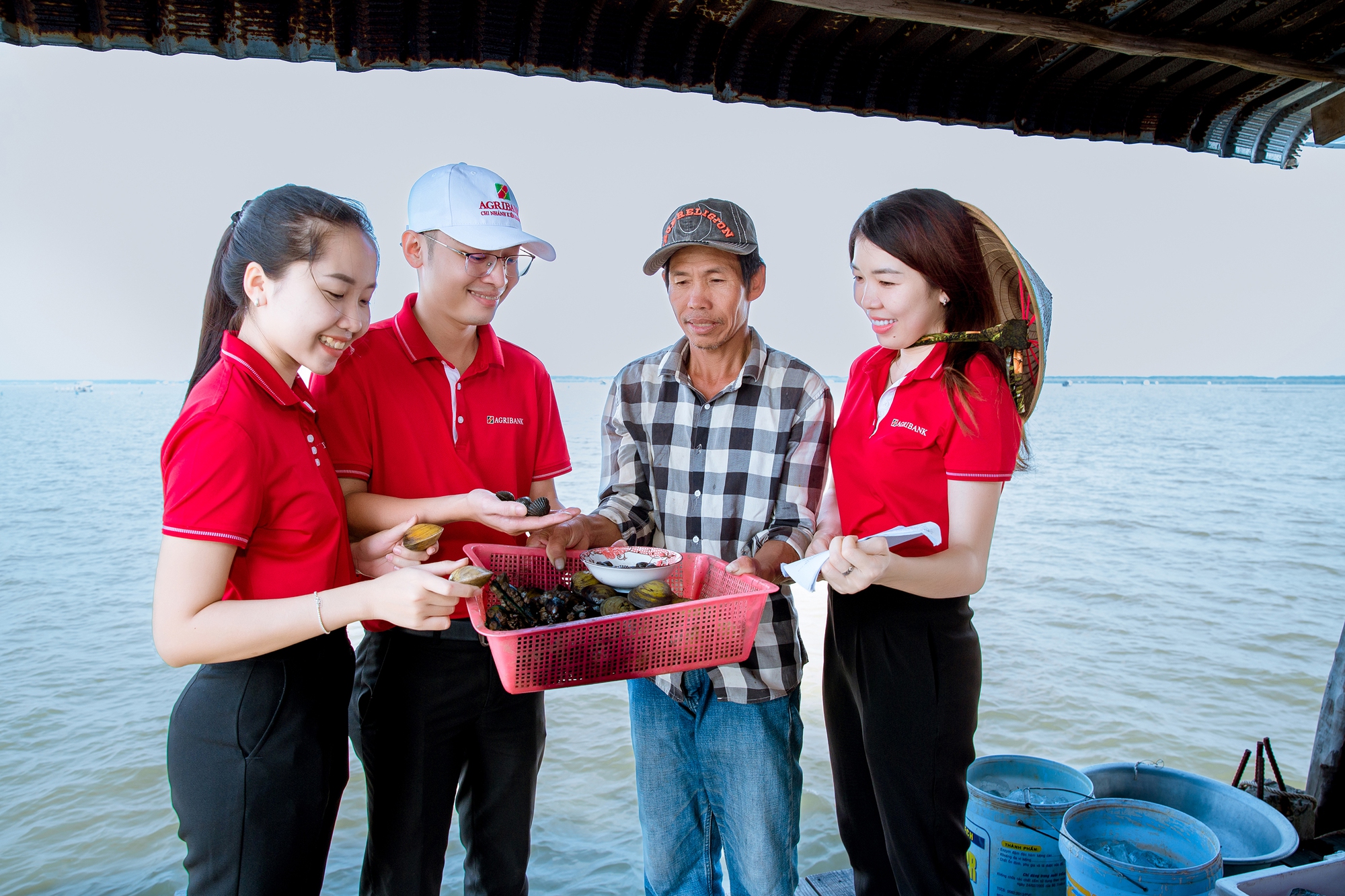 Agribank đồng hành cùng người nông dân nuôi trồng thủy sản