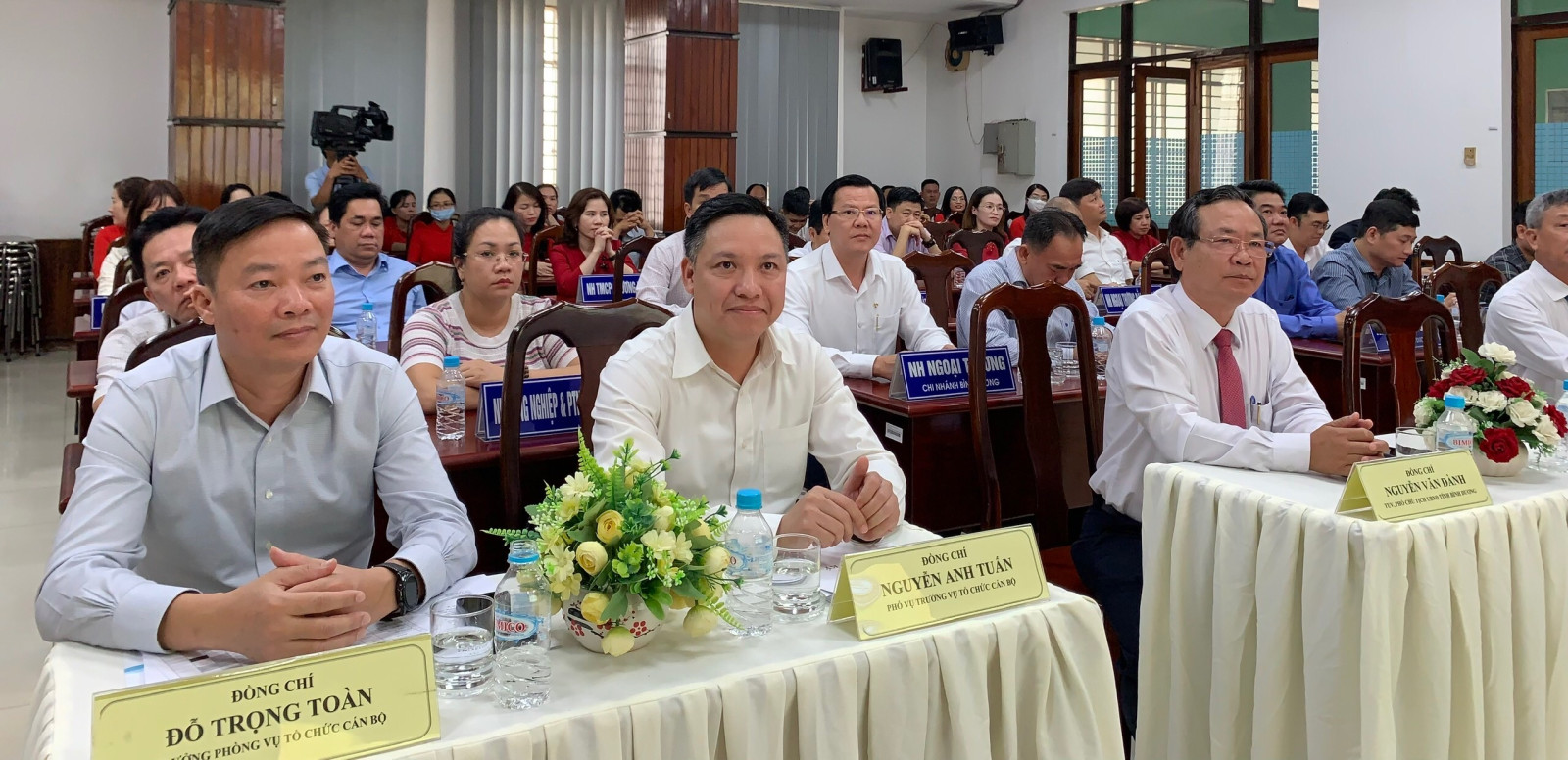 Các đại biểu tham dự lễ công bố