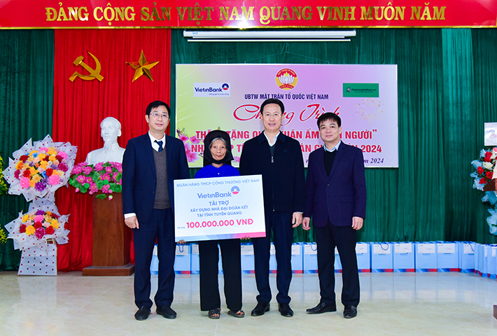 tặng quà Tết
