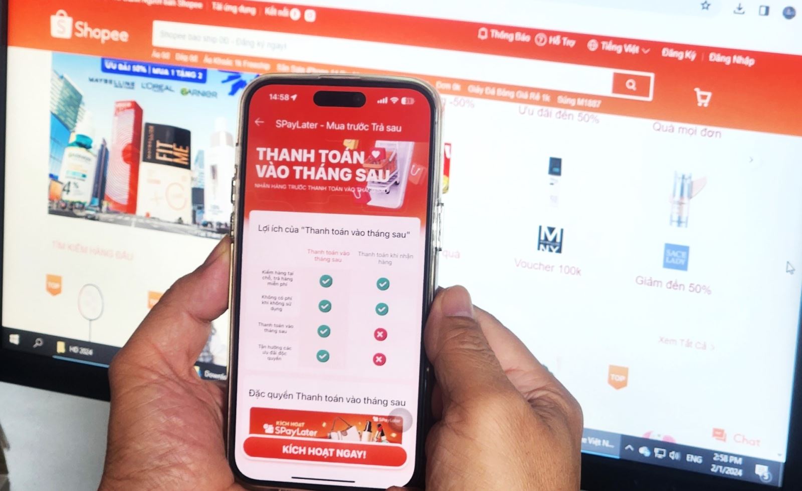 Với thao tác đơn giản, không chứng minh tài chính, người tiêu dùng dễ dàng đăng ký "mua trước trả sau". 