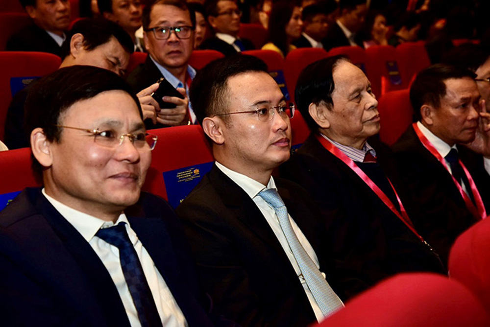 giải Diên Hồng