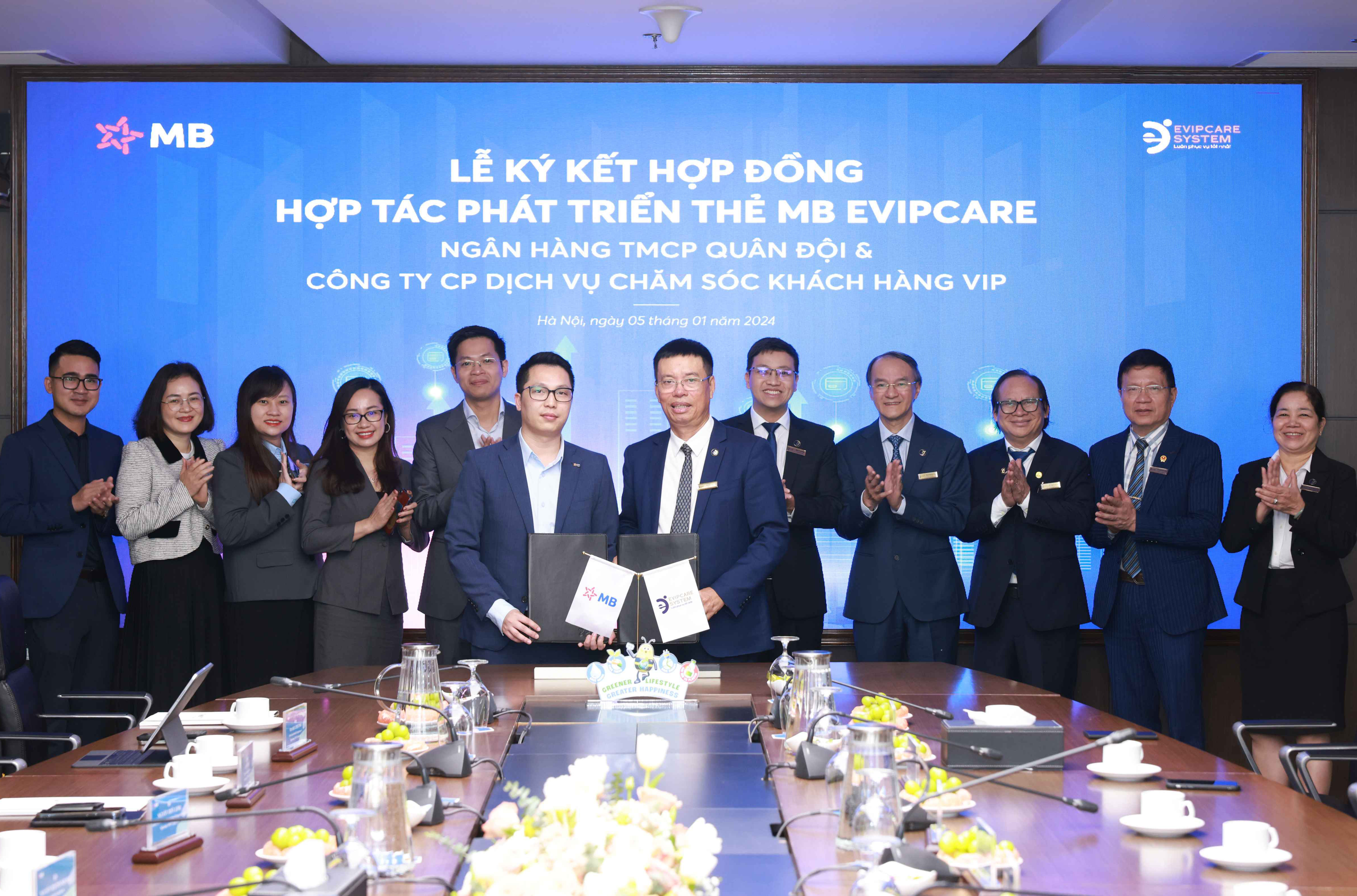 thẻ MB eVIPcare Visa