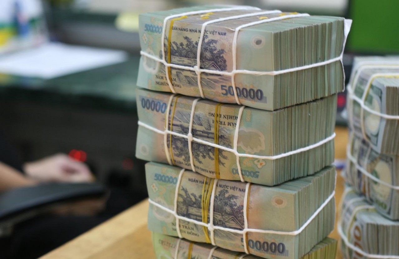Lãi suất liên ngân hàng liên tục giảm