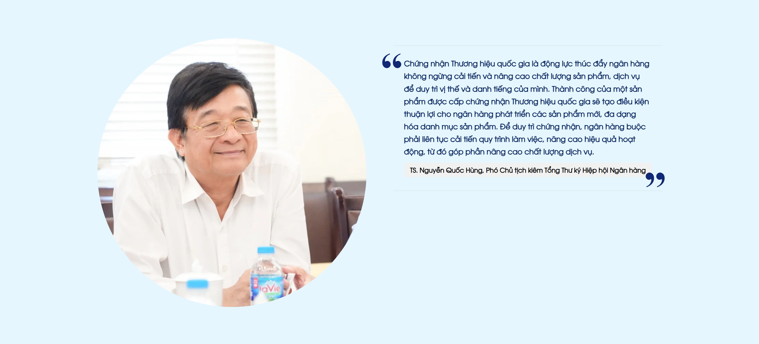 Ban tổ chức và các đội thi nhận giải thưởng cuộc thi Nét đẹp Banker cùng chụp ảnh lưu niệm tập thể