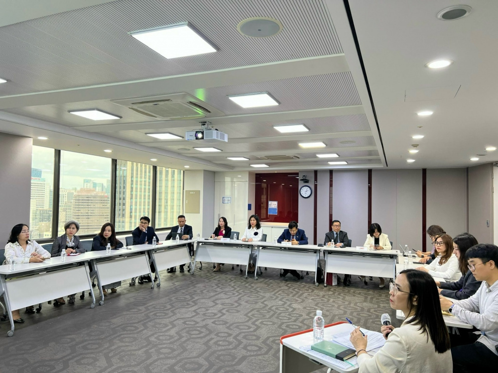 Seminar at Shinhan Bank