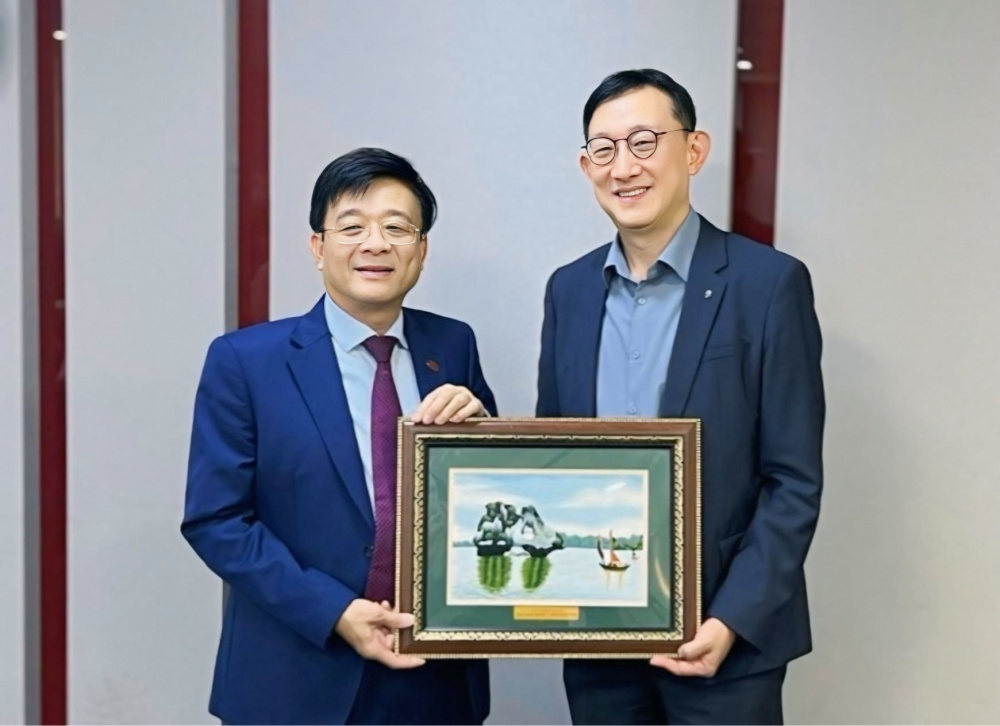Giving memorial gift
