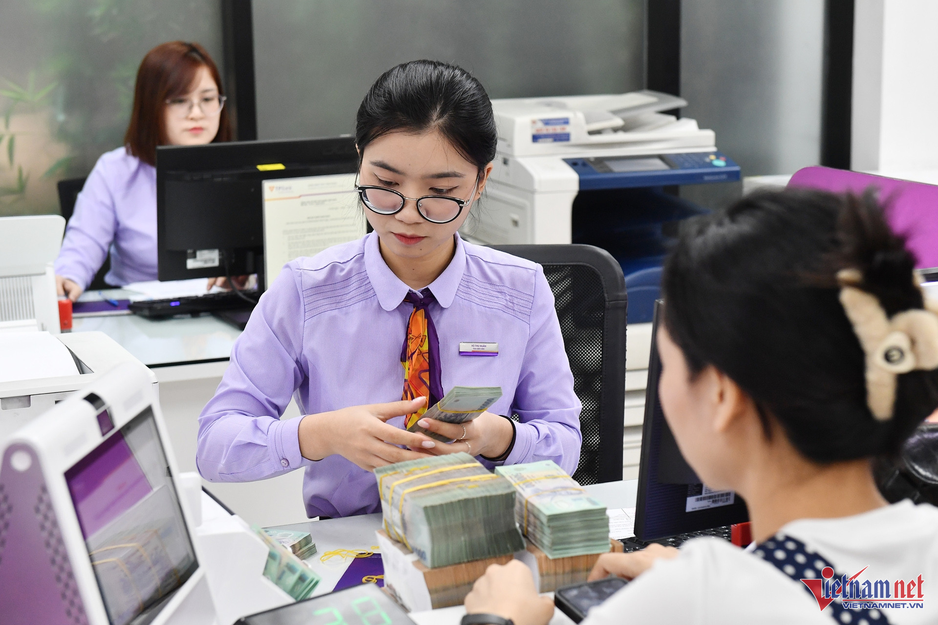 NHNN định hướng room tín dụng năm 2024 là 15% và giao hết room ngay từ đầu năm. Ảnh: Hoàng Hà