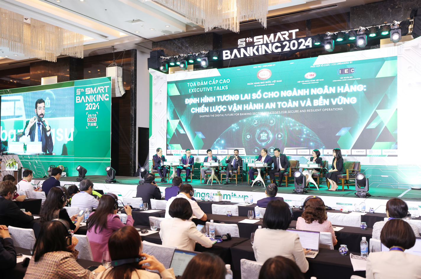 Techcombank giới thiệu những giải pháp số hóa đột phá trên nền tảng Techcombank Mobile tại  Hội thảo và triển lãm Smart Banking 2024