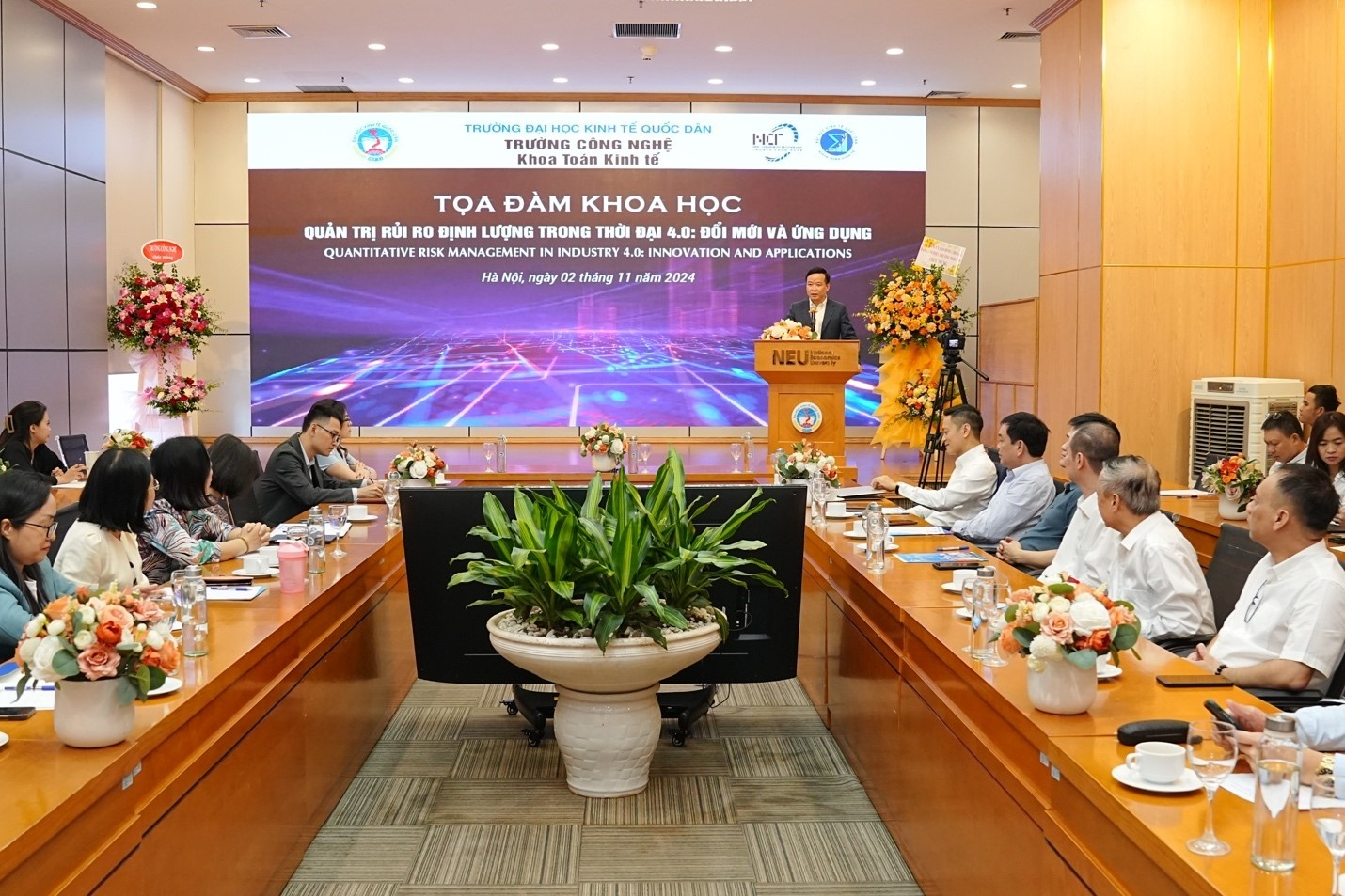 Tọa đàm “Quản trị rủi ro định lượng trong thời đại 4.0: Đổi mới và ứng dụng”