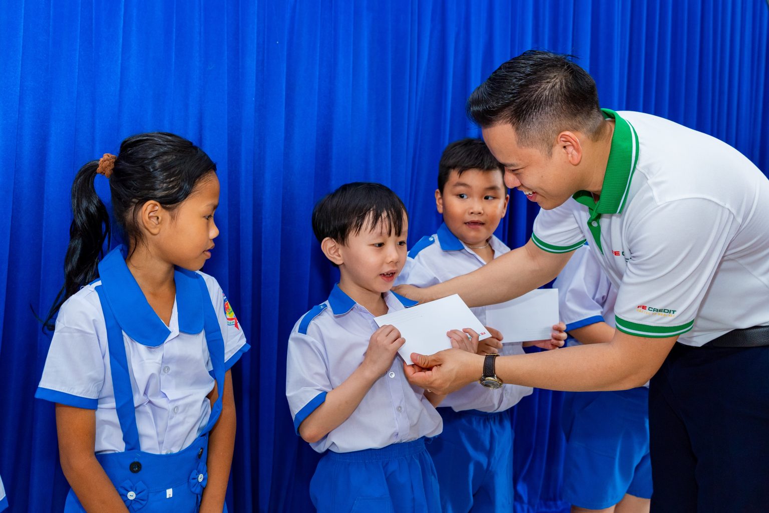 học bổng