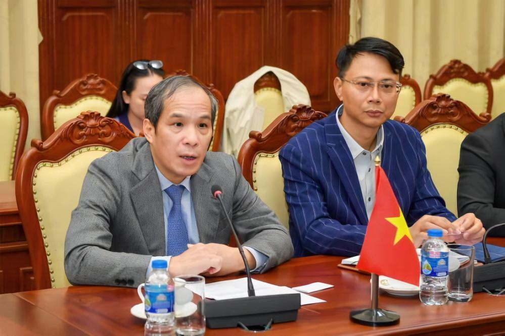 Phó Thống đốc Đoàn Thái Sơn phát biểu tại buổi tiếp