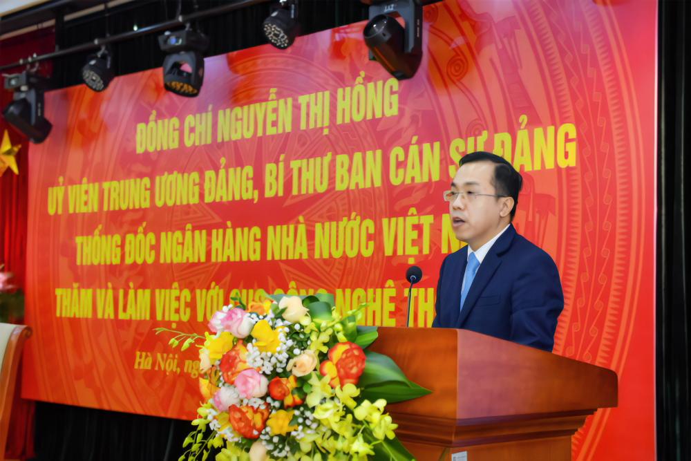 Ông Lê Hoàng Chính Quang - Quyền Cục trưởng Cục CNTT báo cáo kết quả công tác năm 2024, phương hướng nhiệm vụ năm 2025