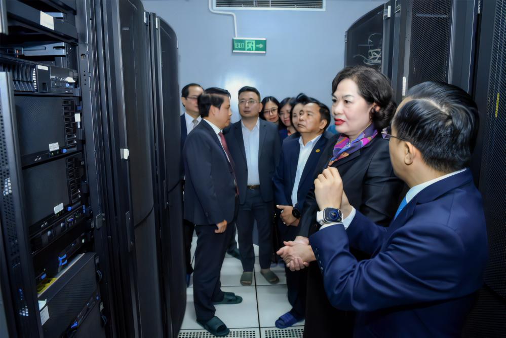 Tiếp tục đẩy mạnh chuyển đổi số gắn với bảo đảm an ninh, an toàn, hoạt động liên tục các hệ thống thông tin