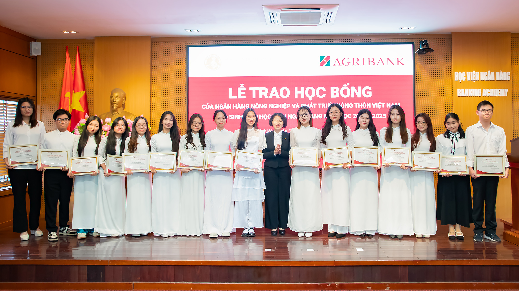 học bổng