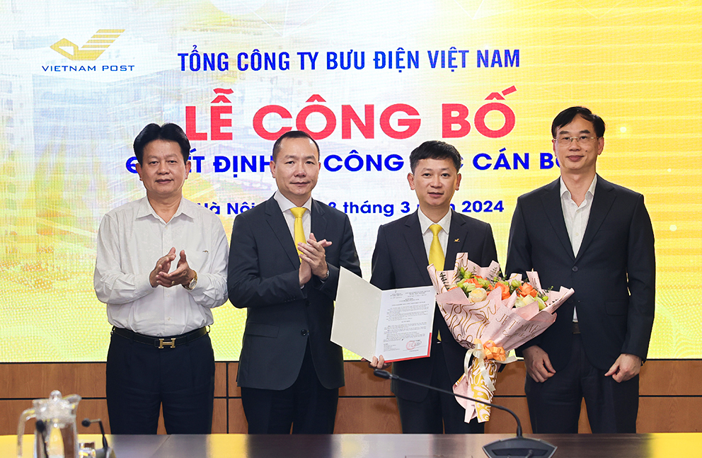 Phó Giám đốc