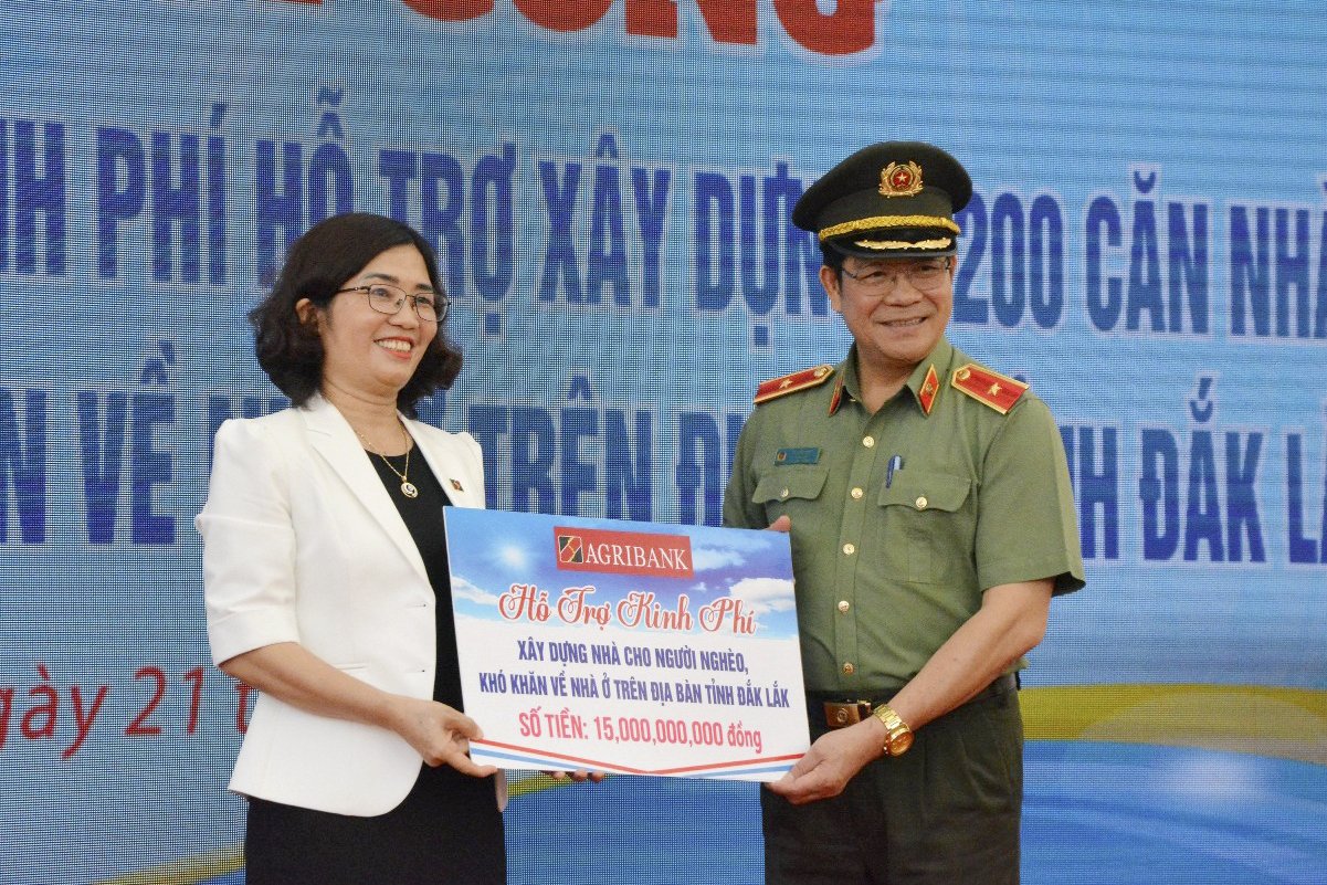 nhà tình nghĩa