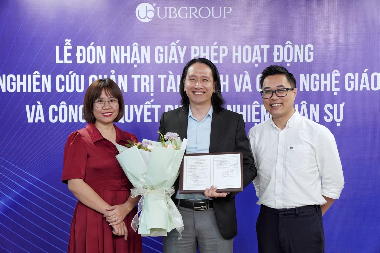 Viện được Sở Khoa học và Công nghệ Hà Nội cấp phép thành lập ngày 22 tháng 3 năm 2024 theo GCN số B-12/2024/ĐK-KH&CN, hứa hẹn sẽ trở thành một trong những tổ chức nghiên cứu khoa học, tư vấn đào tạo và chuyển giao công nghệ hàng đầu trong các lĩnh vực kinh tế, quản trị kinh doanh và công nghệ giáo dục. Mục tiêu và phương hướng hoạt động Với mục tiêu trở thành một cơ sở khoa học công nghệ tiên phong, nơi tập trung vào việc nghiên cứu và phát triển các công trình khoa học ứng dụng trong lĩnh vực kinh tế, tài chính, ngân hàng, bảo hiểm, quản trị kinh doanh và các công nghệ trong ngành giáo dục, Viện cam kết cung cấp dịch vụ khoa học và công nghệ chất lượng cao, bao gồm tư vấn, chuyển giao công nghệ, tham gia đào tạo và tổ chức hội thảo khoa học, cũng như mở rộng sự hợp tác trong nước và quốc tế trong các lĩnh vực nghiên cứu. Đóng góp cho xã hội và cộng đồng UB GROUP và Viện nghiên cứu Quản trị Tài chính và Công nghệ Giáo dục (FTMI) không chỉ đặt mục tiêu góp phần vào sự tiến bộ của ngành giáo dục và công tác nghiên cứu khoa học của nước nhà, mà còn hướng đến việc tạo ra những giá trị bền vững cho cộng đồng và xã hội. Viện kỳ vọng sẽ trở thành nguồn lực chủ chốt, hỗ trợ cho sự phát triển kinh tế - xã hội của đất nước nói chung, góp phần vào thành công của các tổ chức, doanh nghiệp và cá nhân có cùng lý tưởng nói riêng, là minh chứng cho tầm nhìn và sự quyết tâm của UB GROUP trong việc xây dựng một tương lai bền vững cho đất nước và cộng đồng. Thông tin liên hệ Để biết thêm thông tin chi tiết về Viện nghiên cứu Quản trị Tài chính và Công nghệ Giáo dục (FTMI) và các chương trình đào tạo, nghiên cứu, vui lòng liên hệ: - Địa chỉ: Tầng 5, 16 Văn Cao, Phường Liễu Giai, Quận Ba Đình, Hà Nội. - Website: ftmi.vn - Điện thoại: 024.3232.1999 - Email: info@ubgroup.vn