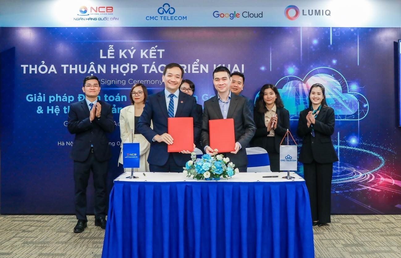Đại diện NCB và CMC Telecom thực hiện nghi thức ký kết thỏa thuận hợp tác