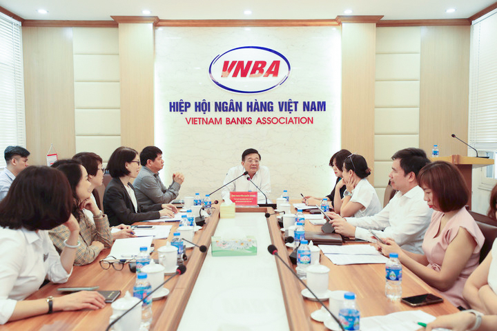 Quang cảnh cuộc họp Hoàn Thiện về Bộ quy tắc thực hành thống nhất về chuyển tiền quốc tế