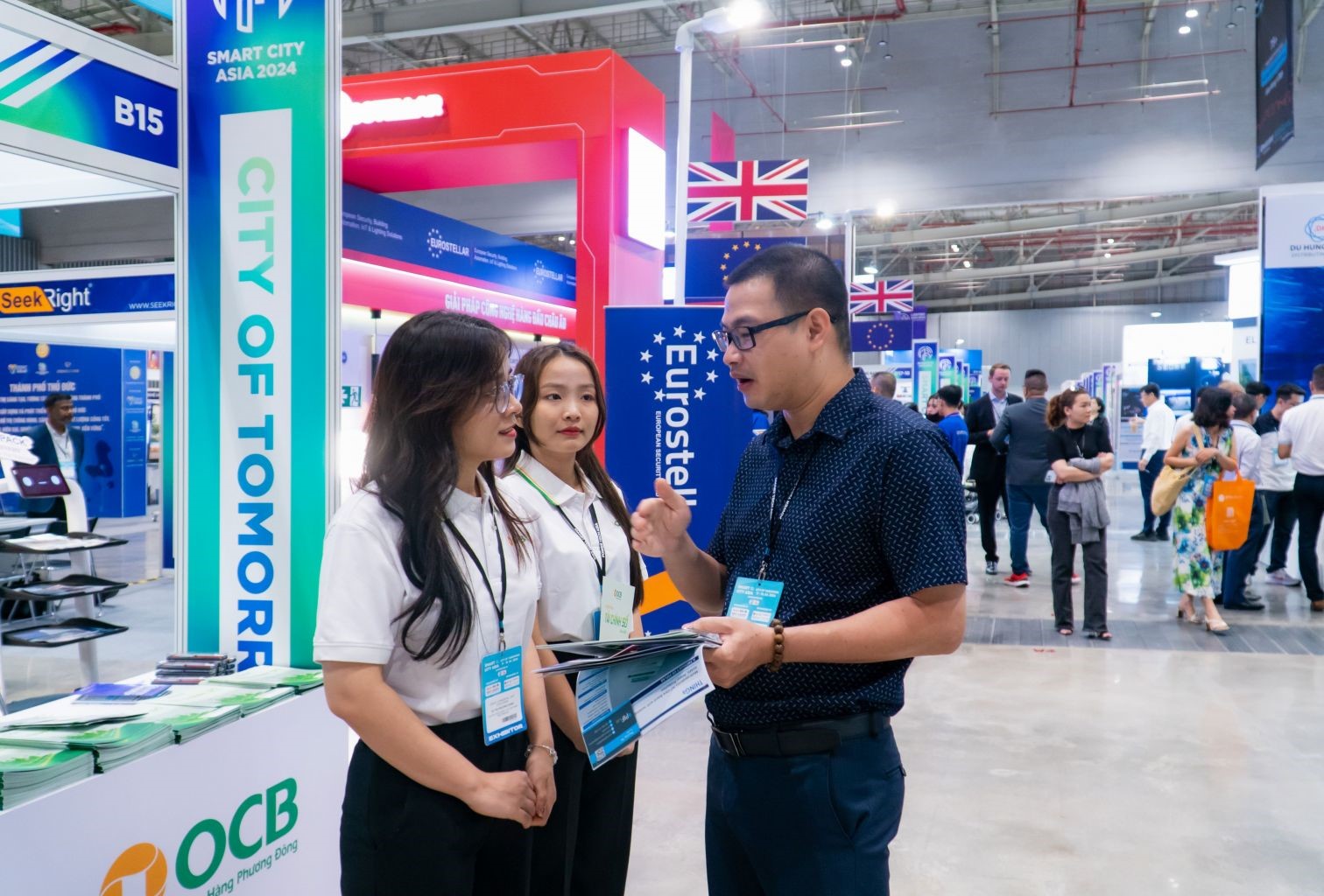 OCB mang giải pháp tài chính số đến triển lãm quốc tế Smart City Asia 2024