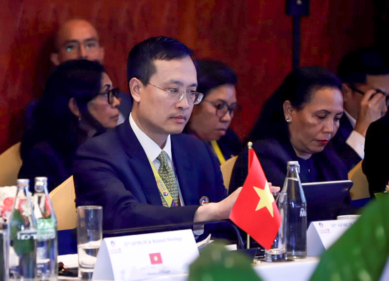 SBV Deputy Governor Pham Quang Dung at the Dialogue session