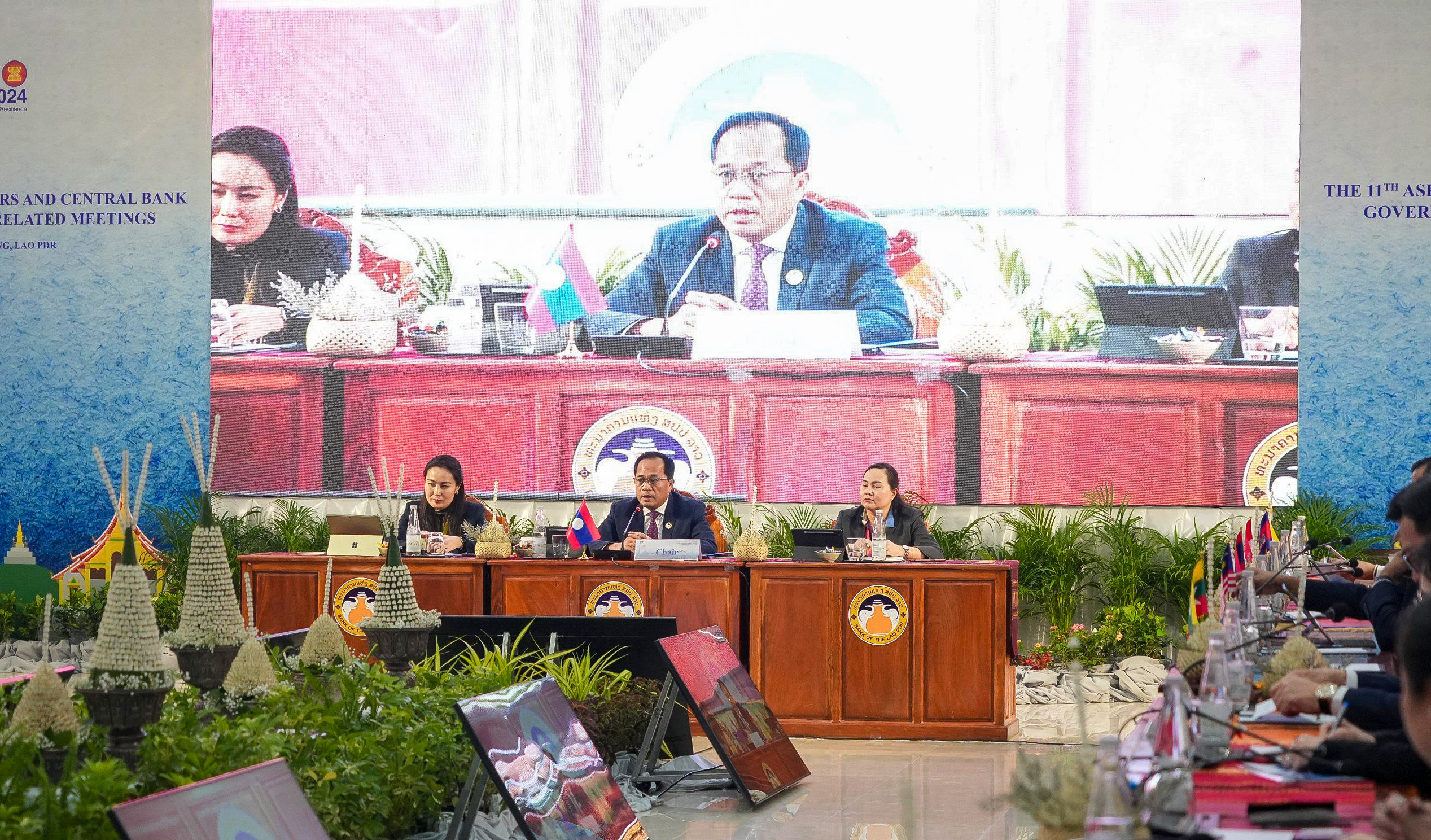 The Governor of the Bank of Laos chaired the Dialogue session