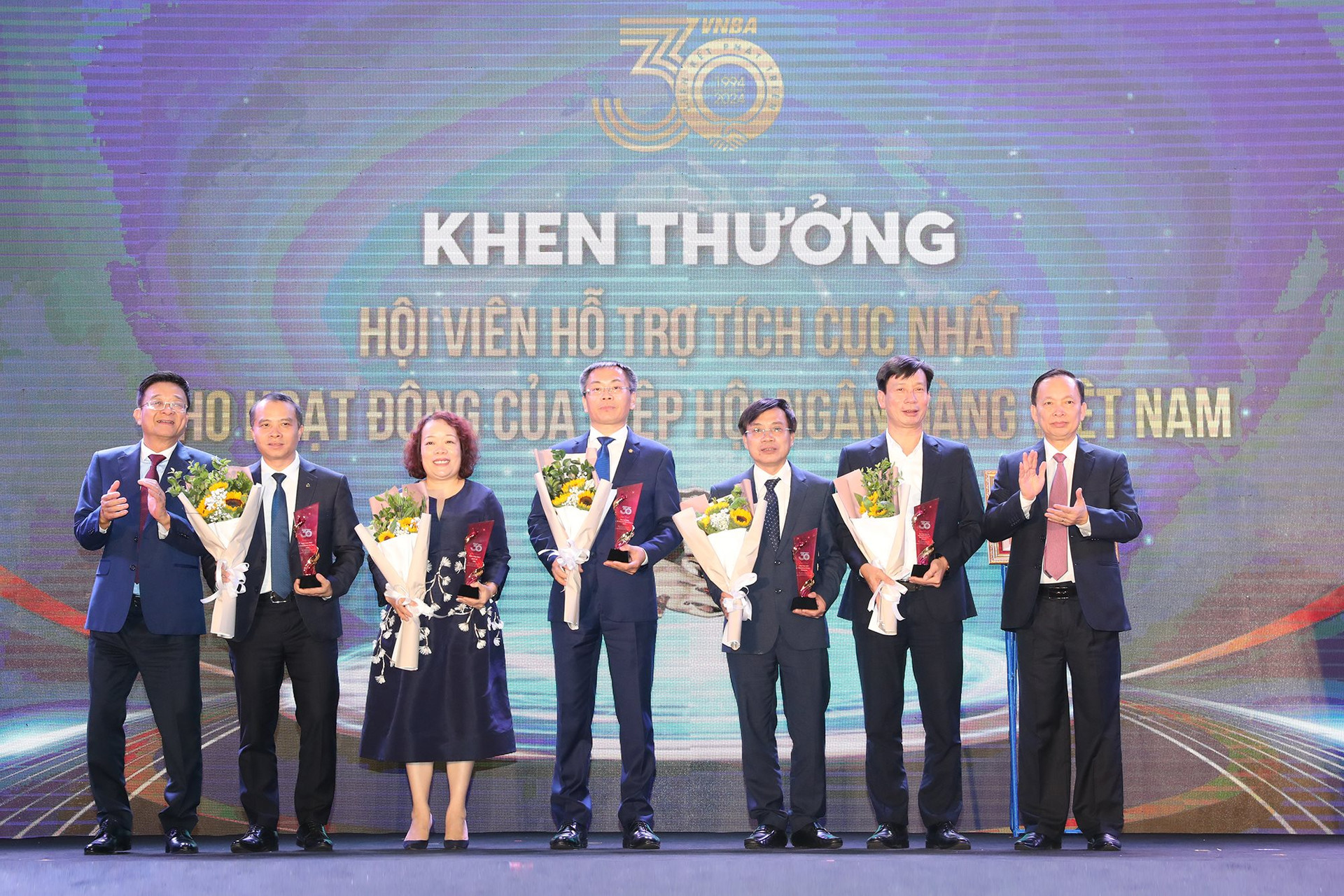 5 hội viên hỗ trợ tích cực nhất cho hoạt động của Hiệp hội Ngân hàng: Ngân hàng TNHH MTV Nông nghiệp và Phát triển Nông thôn Việt Nam (Agribank); Ngân hàng TMCP Đầu tư và Phát triển Việt Nam (BIDV); Ngân hàng TMCP Công thương Việt Nam (VietinBank); Ngân hàng TMCP Ngoại thương Việt Nam (Vietcombank) và Ngân hàng TMCP Quân đội (MB).