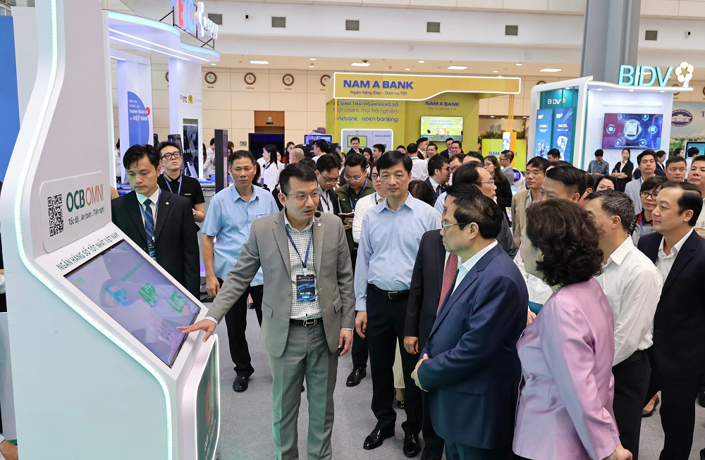 Các ngân hàng tích cực đầu tư công nghệ, đẩy mạnh chuyển đổi số góp phần thúc đẩy thanh toán không dùng tiền mặt