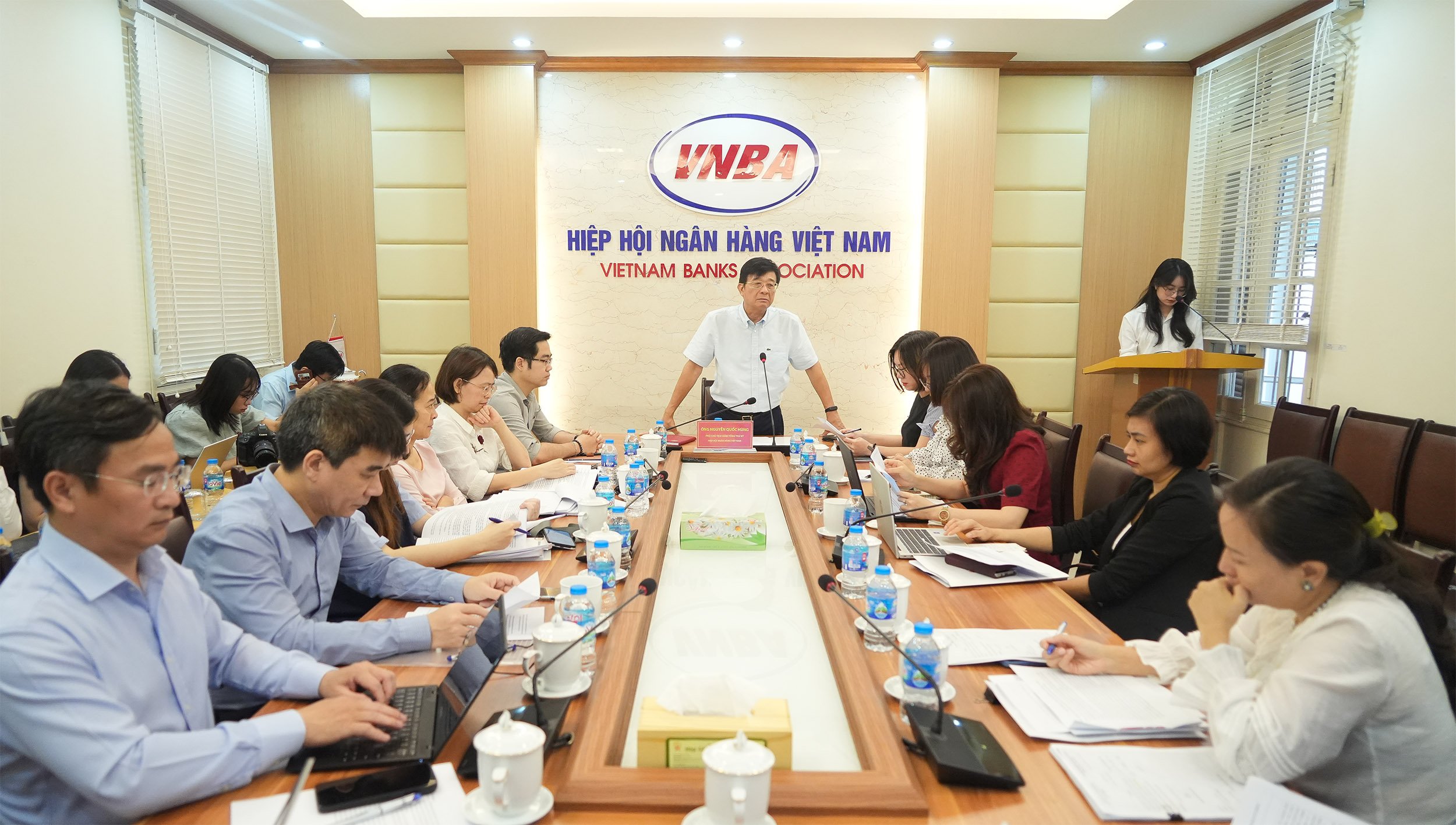Quang cảnh buổi họp góp ý dự thảo Thông tư thay thế Thông tư số 40