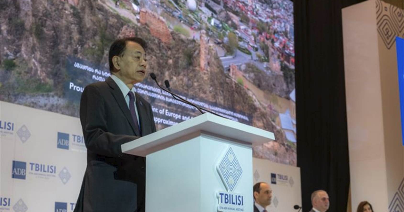 Chủ tịch ADB, Ông Masatsugu Asakawa phát biểu khai mạc tại Hội nghị thường niên ADB lần thứ 57