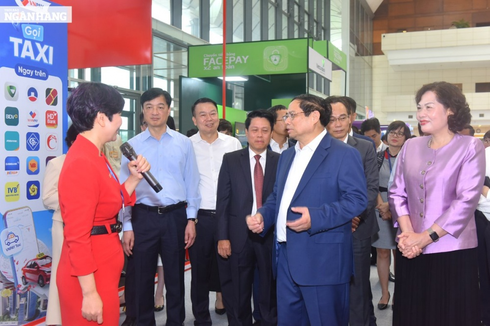 Đại diện VNPAY thuyết trình về các công nghệ, sản phẩm trước Thủ tướng và lãnh đạo các bộ, ngành