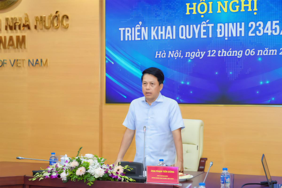 Deputy Governor Pham Tien Dzung