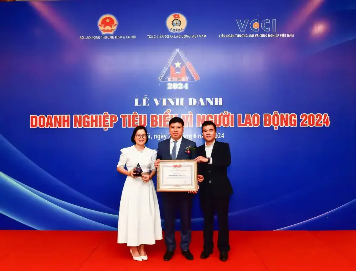 Vietcombank lần thứ 5 liên tiếp vinh dự được vinh danh “Doanh nghiệp tiêu biểu vì người lao động”