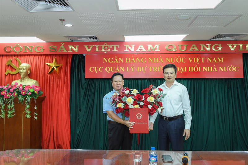 Phó Thống đốc Phạm Thanh Hà trao Quyết định bổ nhiệm cho Đ/c Nguyễn Ngọc Minh