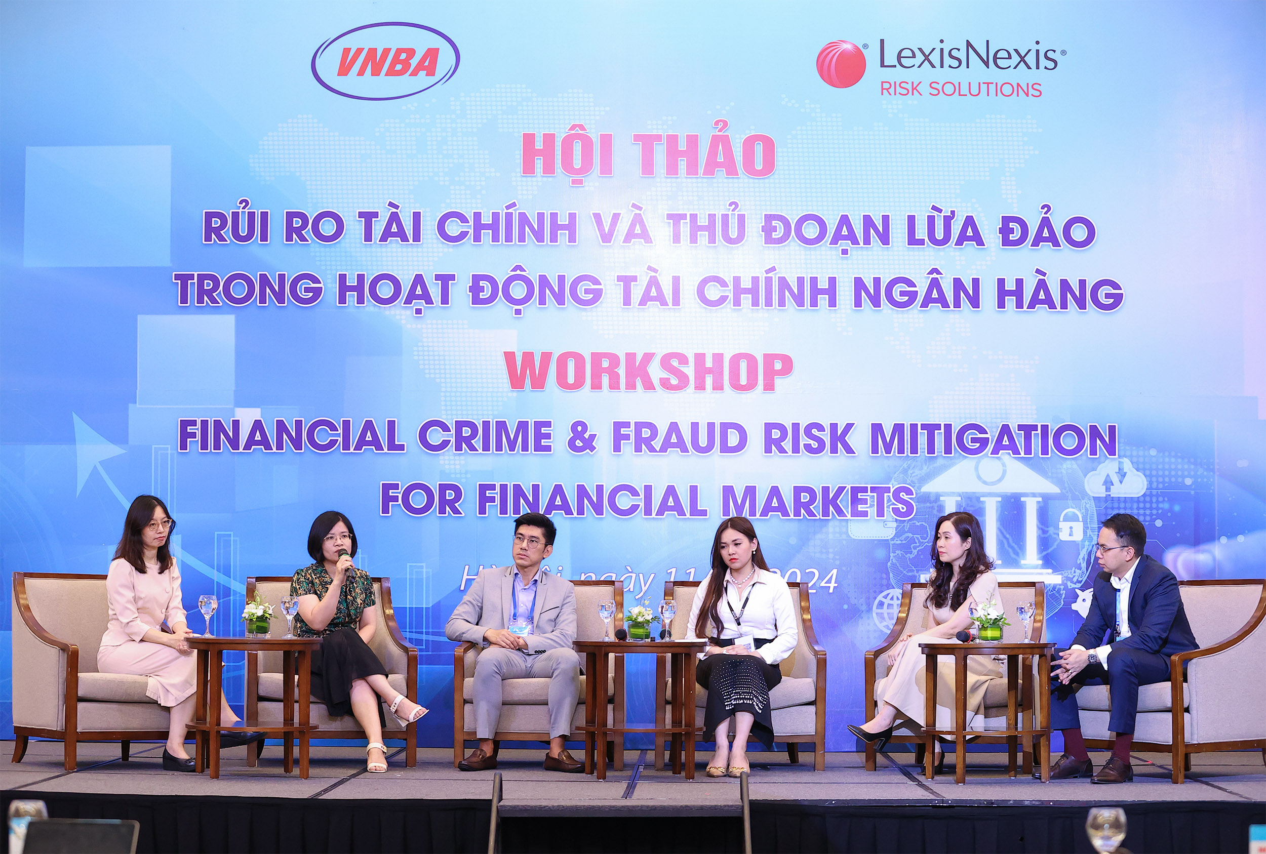 Trao đổi, tọa đàm tại hội thảo