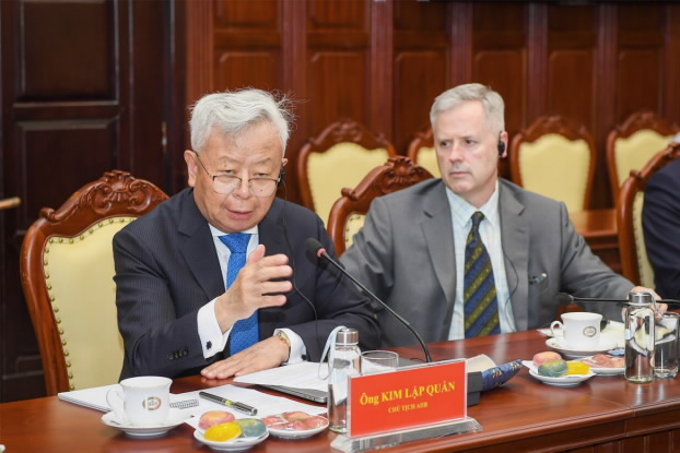 Chủ tịch AIIB – Ông Kim Lập Quần
