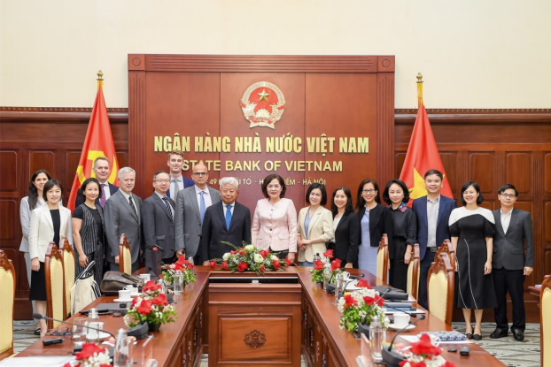 Các đại biểu chụp ảnh kỷ niệm