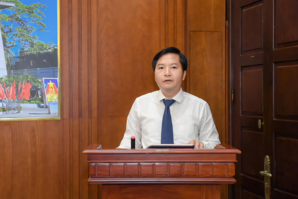 Đ/c Mai Việt Trung phát biểu tại buổi Lễ
