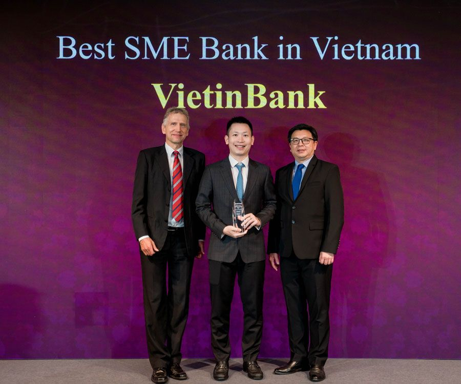 VietinBank lần thứ 4 liên tiếp được vinh danh Ngân hàng SME tốt nhất Việt Nam