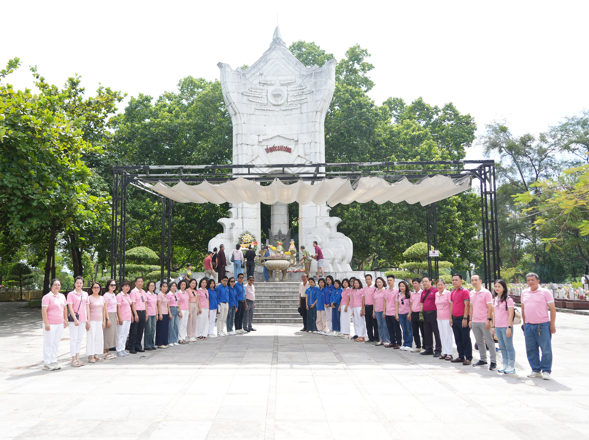 HIệp hội Ngân hàng chup anh luu niệm