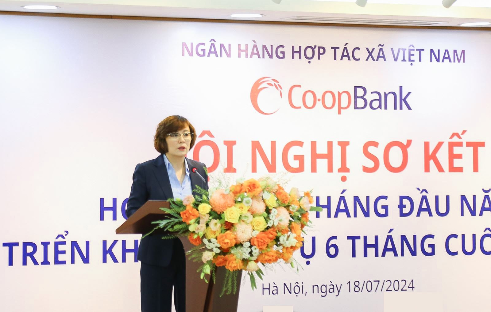 Bà Phạm Thị Hồng Minh - Thành viên Hội đồng quản trị kiêm Tổng giám đốc Co-opBank phát biểu tại hội nghị.