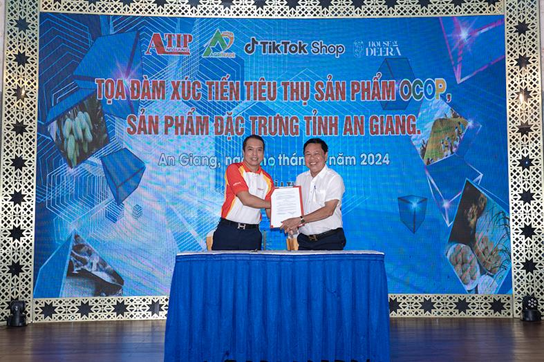 hợp tác
