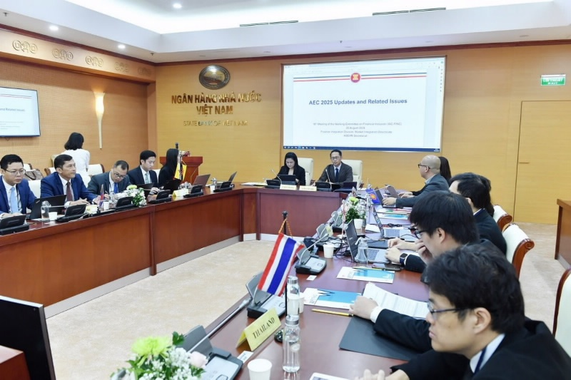 Quang cảnh phiên họp về tài chính toàn diện