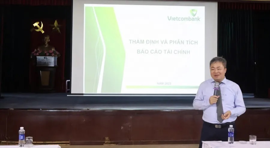 phân tích báo cáo tài chính