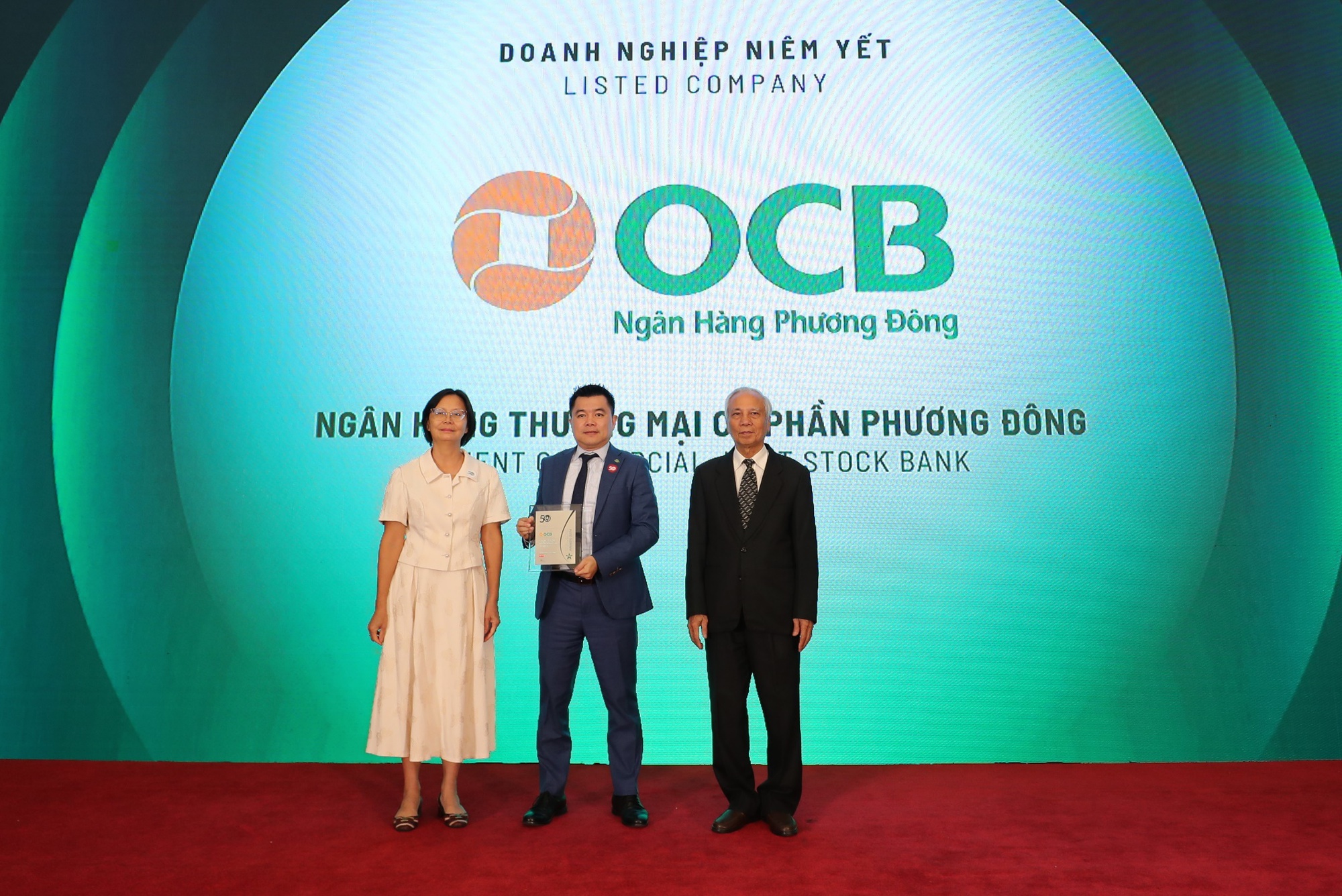 OCB nhận giải Doanh nghiệp phát triển bền vững 2024