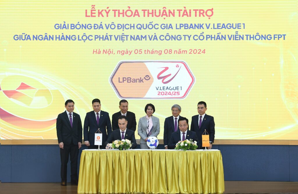 LPBank tài trợ chính Giải Bóng đá Vô địch Quốc gia LPBank V.League 1