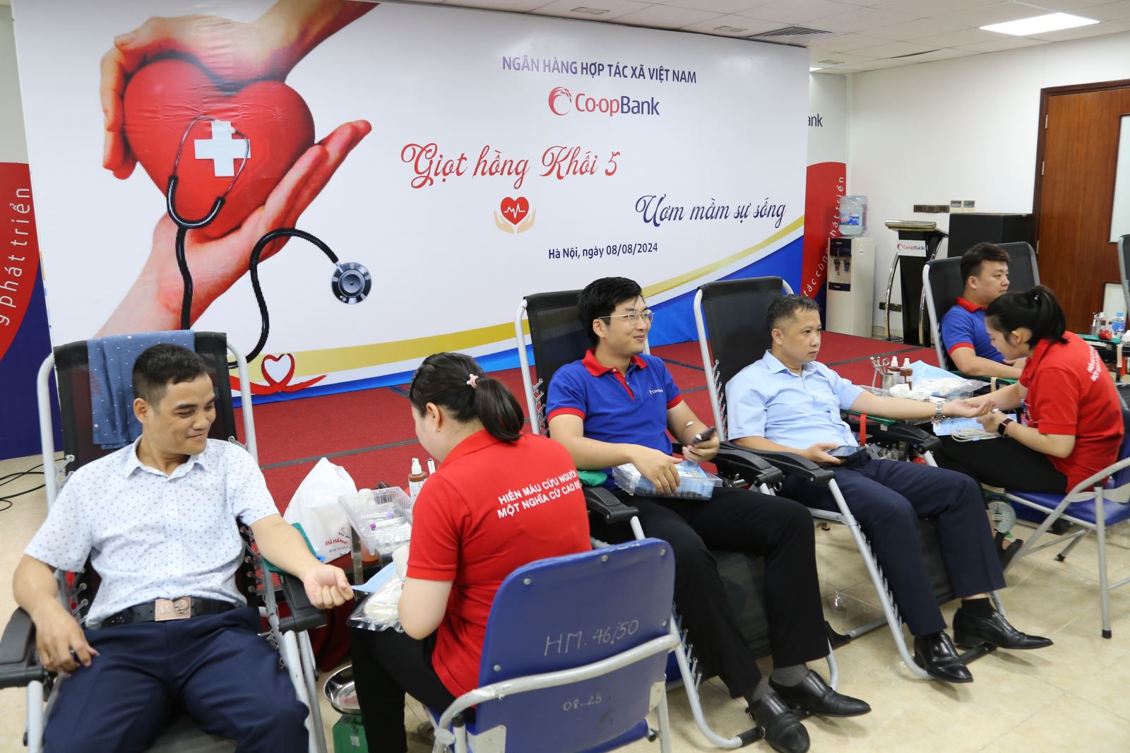 Đoàn Thanh niên Co-opBank tham gia hiến máu tình nguyện