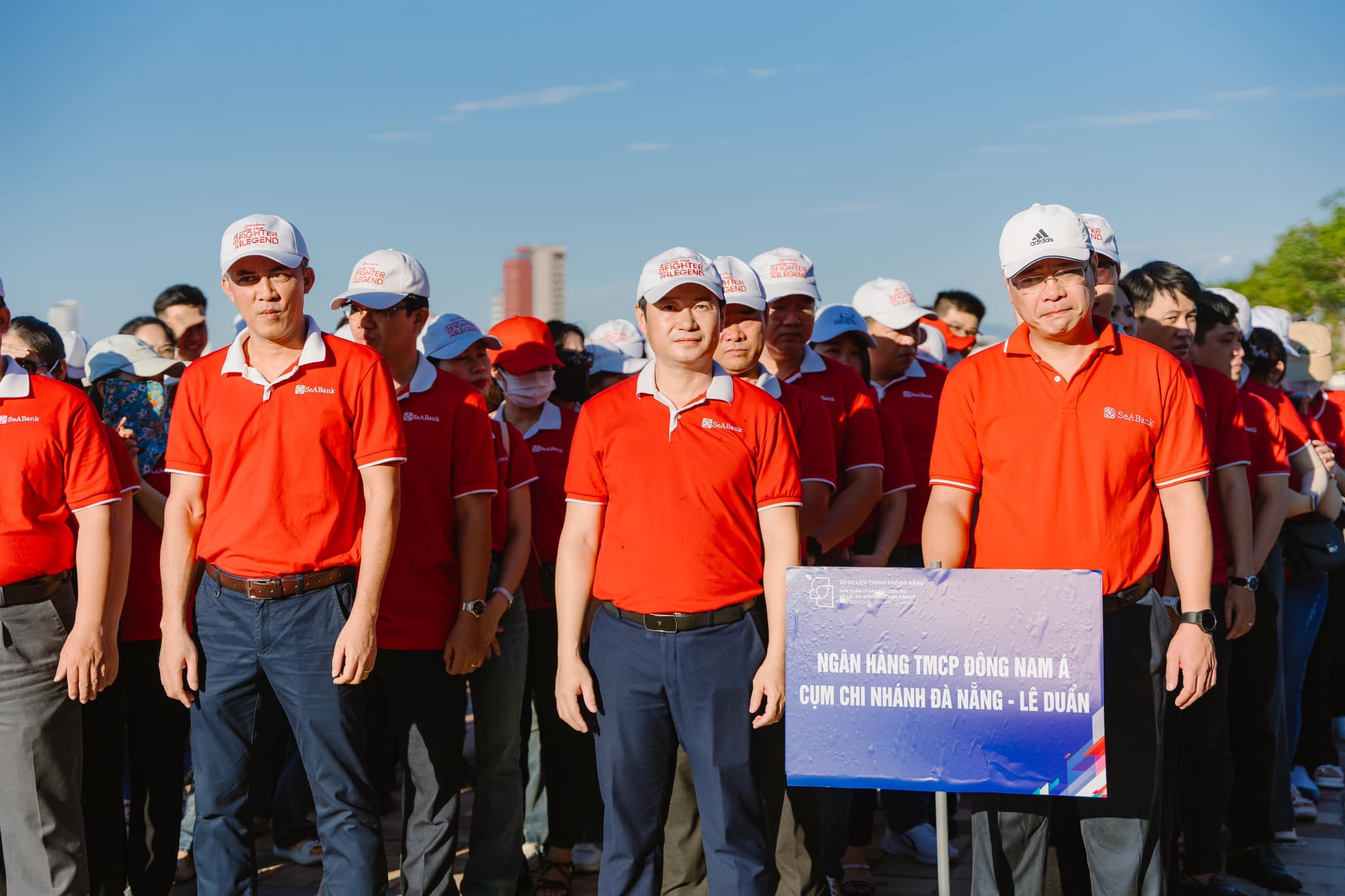 SeaBank làm sạch bãi biển
