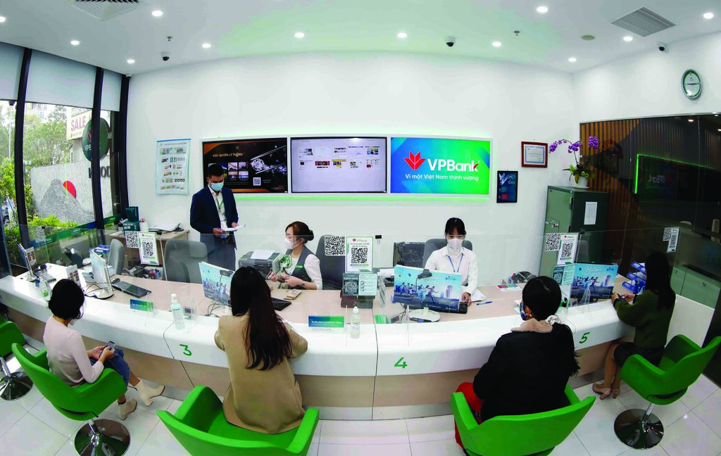 A VPBank office in Hà Nội. VPBank is among major private banks that have reduced interest rates and offered prefential loan packages for customers affected by Typhoon Yagi. — VNA/VNS Photo Trần Việt
