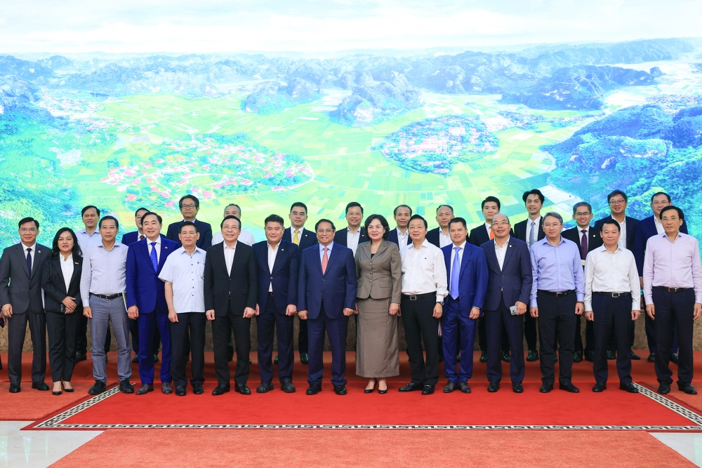 Chụp ảnh lưu niệm tại Đại diện các NHTMCP chụp ảnh cùng Thủ tướng Phạm Minh Chính tại Hội nghị thường trực Chính phủ